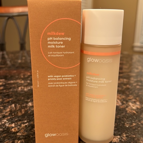 Glowoasis Milkdew PH Balancing Moisture Milk Toner - Picture 2 of 2